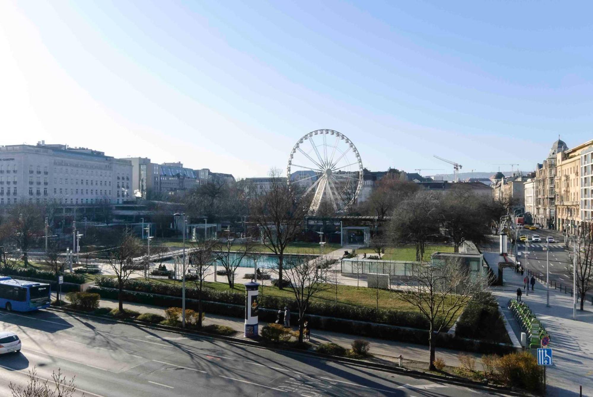 Big Wheel Panoramica Apartment Budapest Exteriör bild